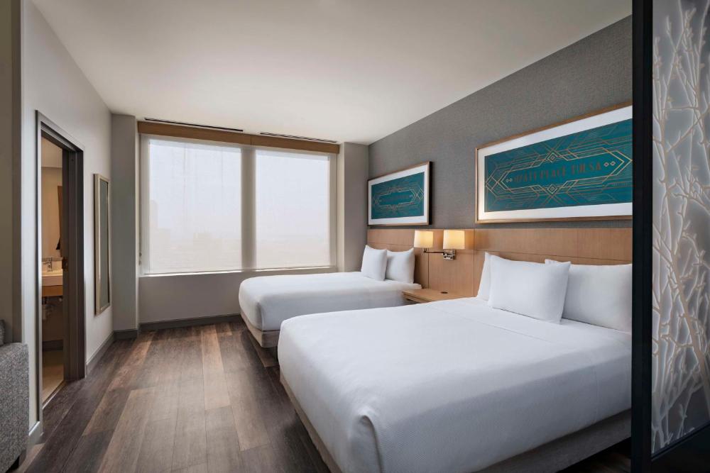 Queen Room with Two Queen Beds, Sofa Bed and Accessible Tub interior